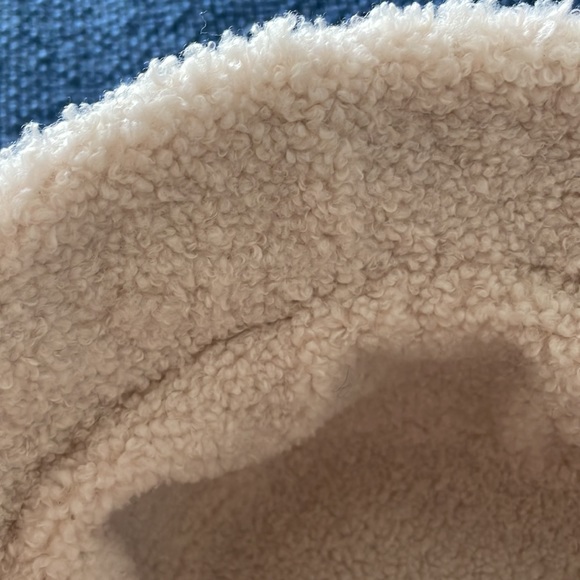 NWT Superdown Reversible Sherpa Bucket Hat – OS - Picture 4 of 5